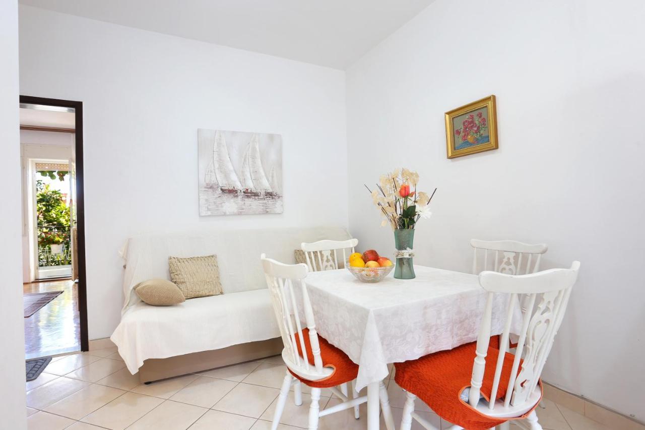 Apartments By The Sea Seget Donji, Trogir - 2029 Exterior foto